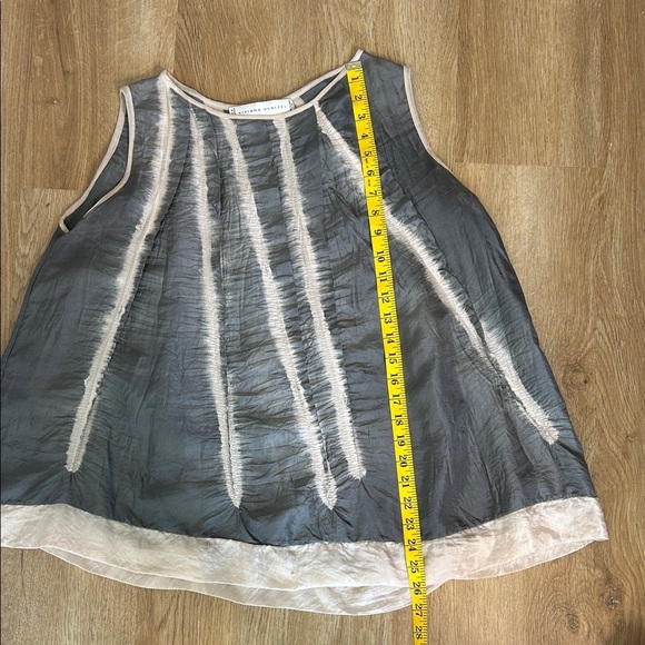 Viviana Uchitel Chic Grey and Cream Women's Sleeveless Blouse - Picture 6 of 8